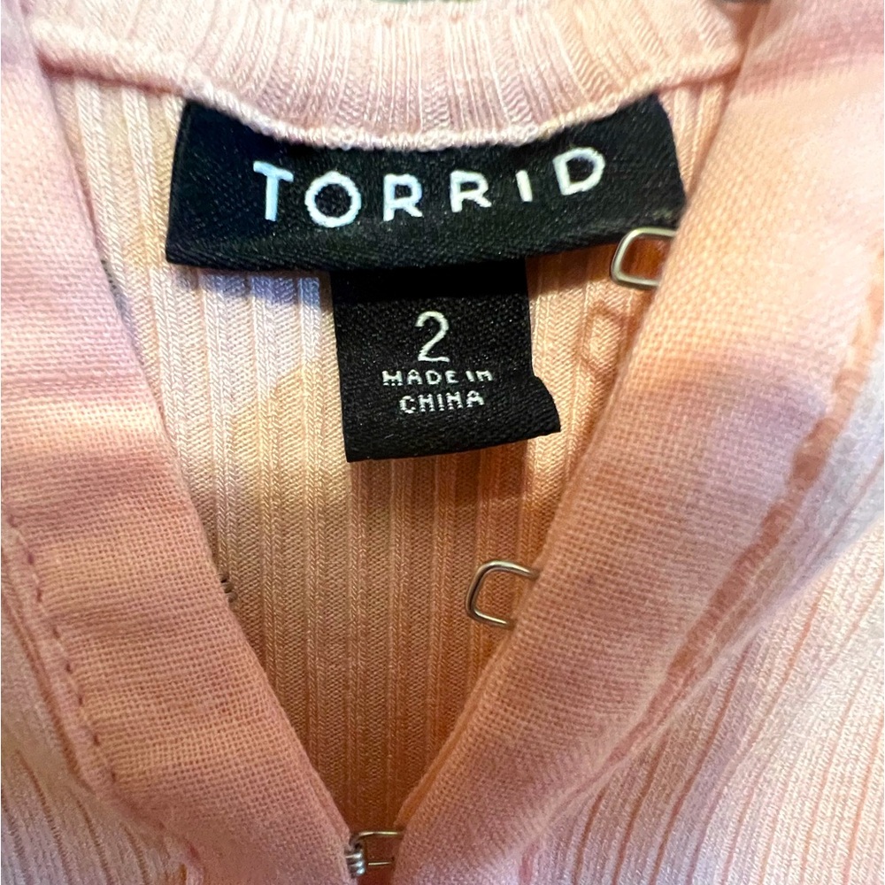 Torrid 2X Baby Pink Hook & Eye Closure
Rib Knit Tank Top 🌸
